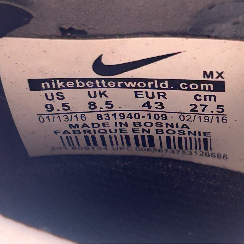 Nike Mercurial Men's Soccer Cleats in Light Green, White and Gold - Picture 9 of 9